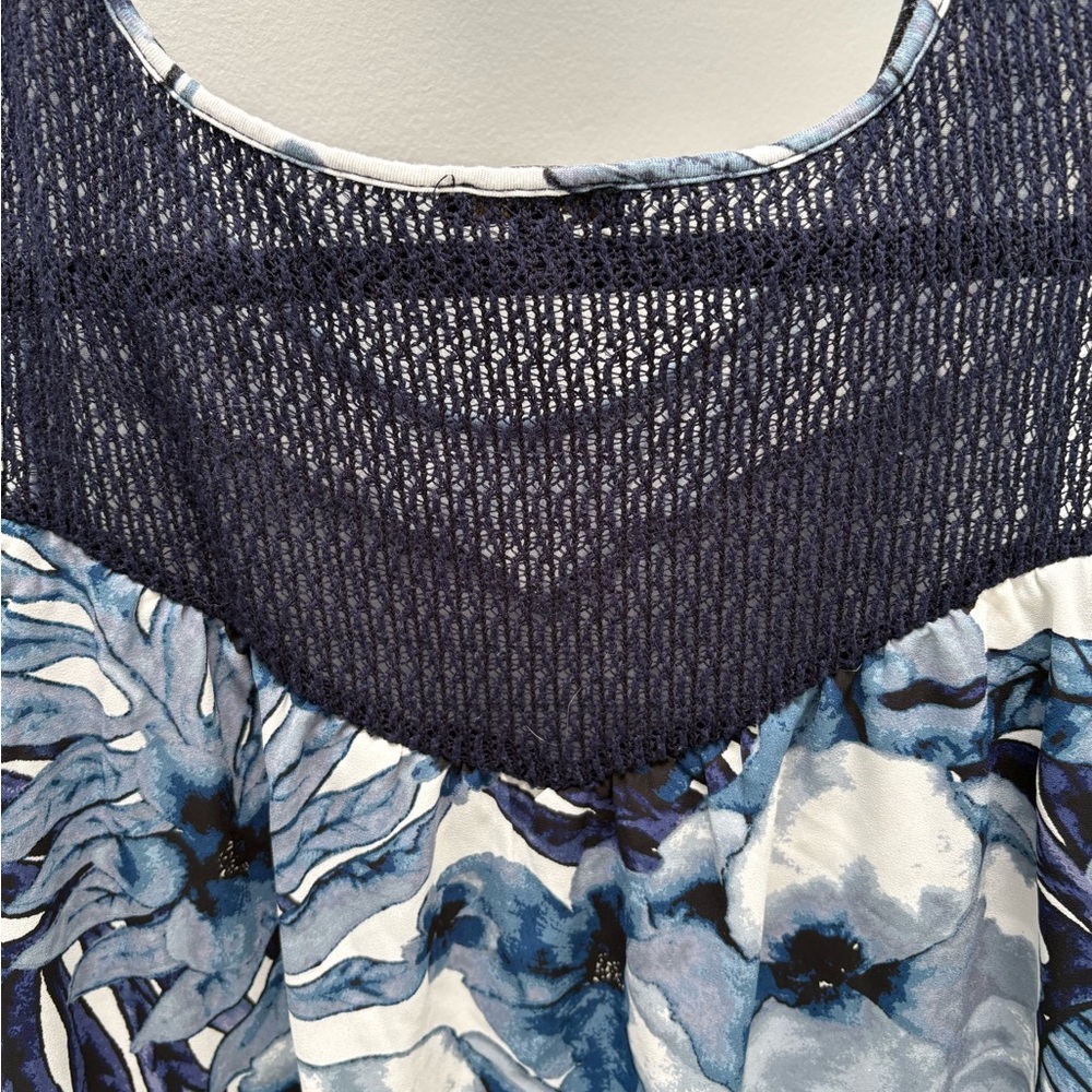 Cupio Blue and White Floral Tank Top - Picture 6 of 7